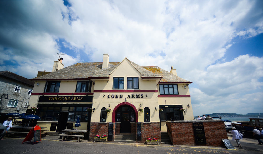 Готель Cobb Arms Лайм-Реджис Екстер'єр фото
