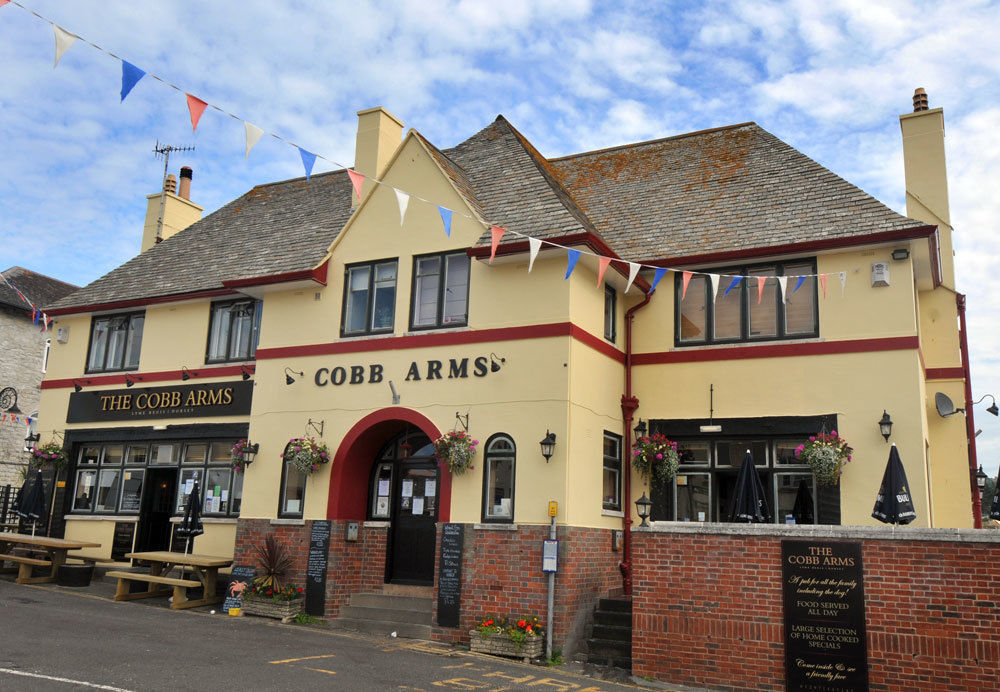 Готель Cobb Arms Лайм-Реджис Екстер'єр фото